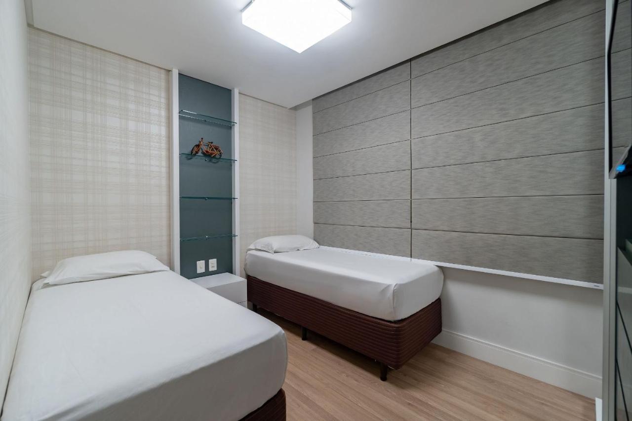 Varandas Do Atlantico - Aconchegante Apartamento Em Condo Pe Na Areia Бомбиняс Екстериор снимка